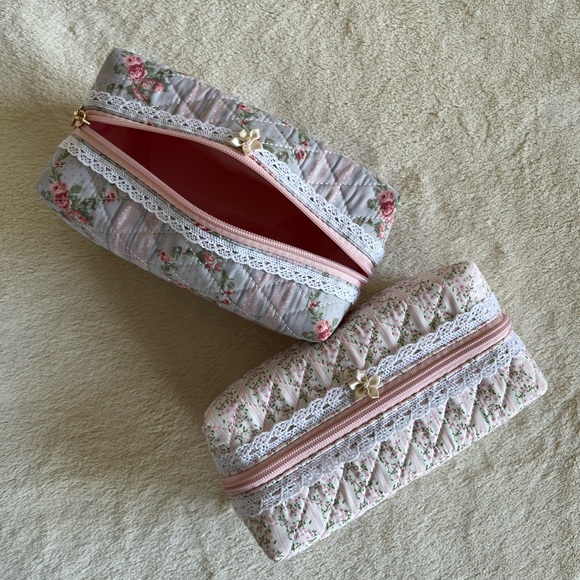 makeup/skincare bag - Picture 3 of 6